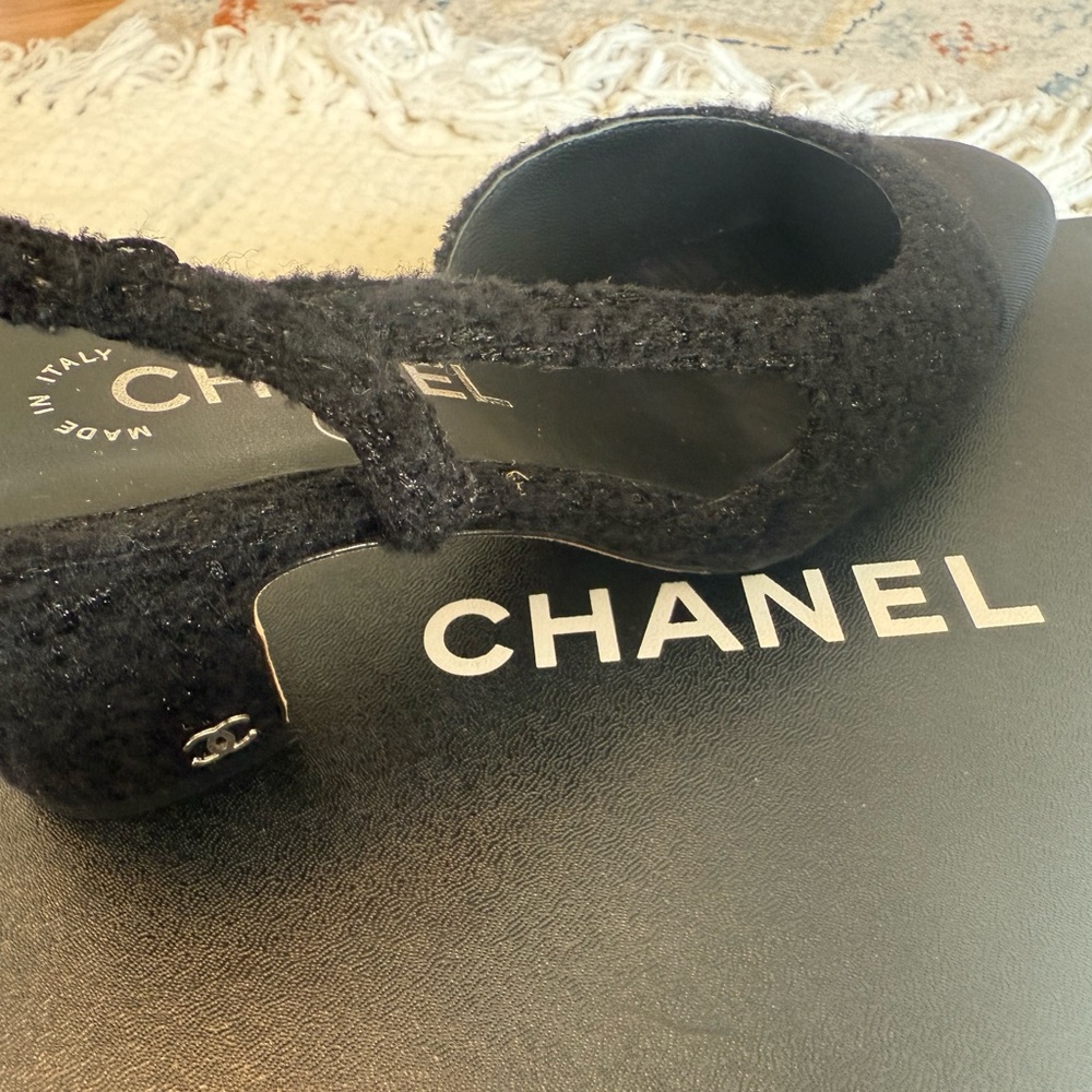 Chanel tweed interlock sling back classic